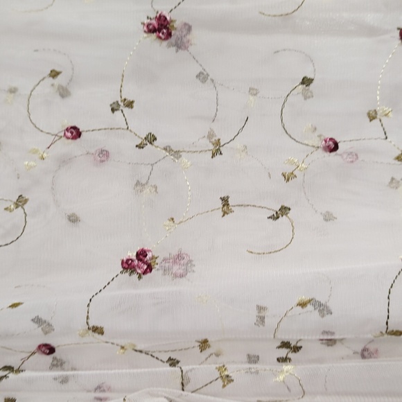 2/$30 Streetwear Society Sheer Floral Top - Picture 3 of 6